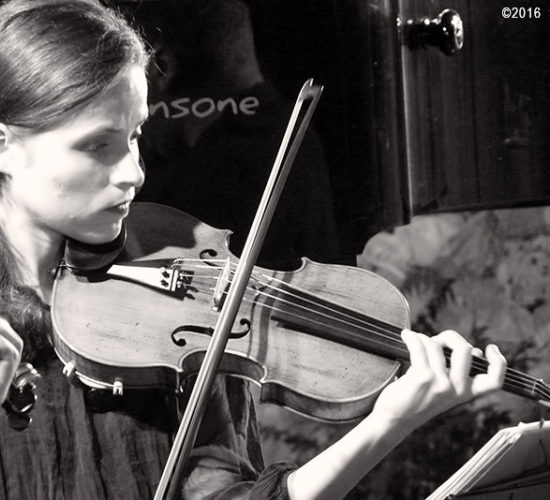 Ioana Pecingina violinist